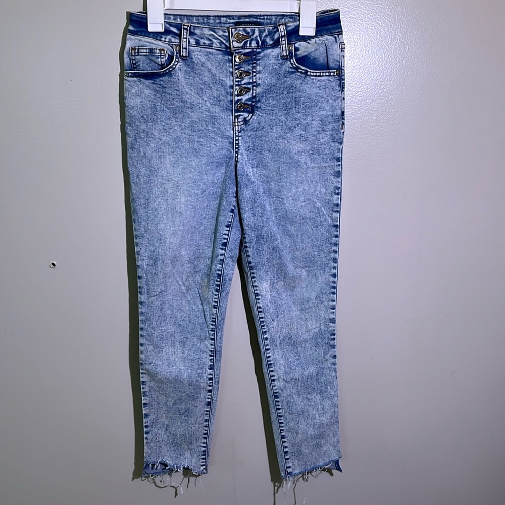 Women’s Size 6 Wild Fable Washed Jeans with Butterfly Buttons